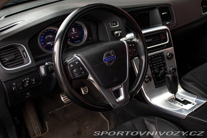 Volvo V60 D5 Momentum Geartronic 2011