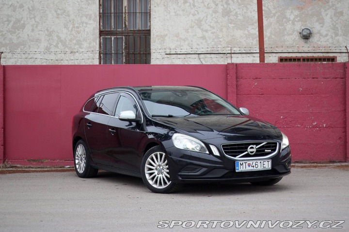 Volvo V60 D5 Momentum Geartronic 2011