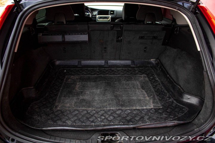 Volvo V60 D5 Momentum Geartronic 2011