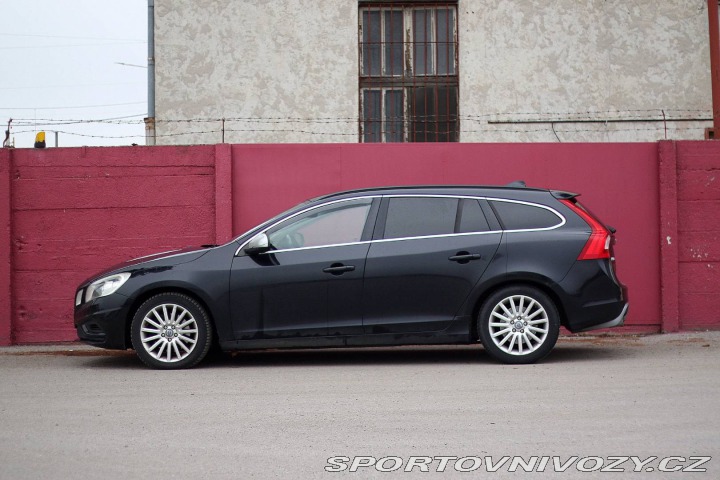 Volvo V60 D5 Momentum Geartronic 2011
