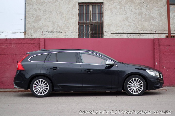 Volvo V60 D5 Momentum Geartronic 2011