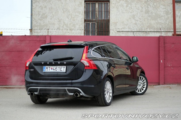 Volvo V60 D5 Momentum Geartronic 2011