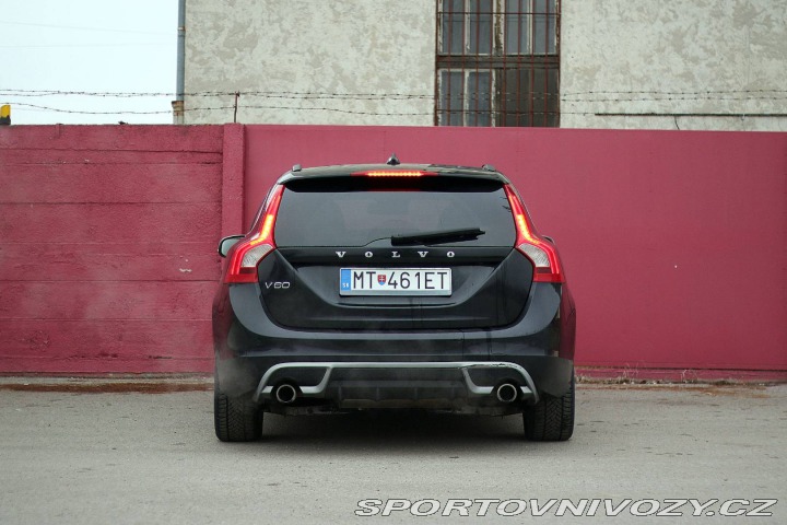 Volvo V60 D5 Momentum Geartronic 2011