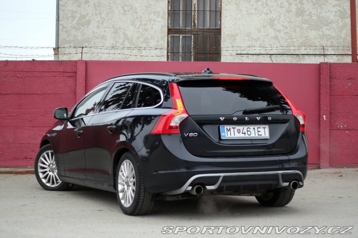 Volvo V60 D5 Momentum Geartronic 2011