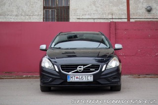 Volvo V60 D5 Momentum Geartronic 2011