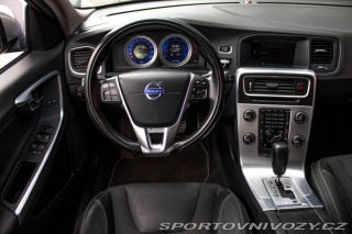 Volvo V60 D5 Momentum Geartronic 2011