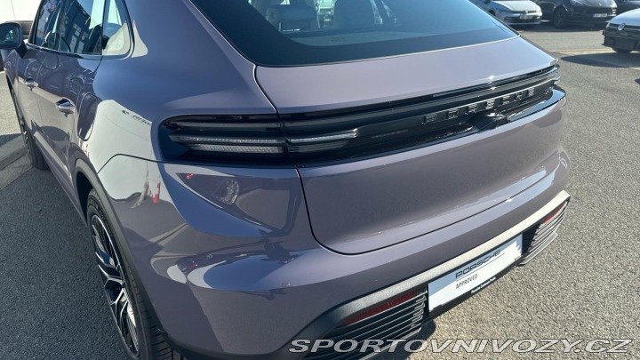 Porsche Macan 4S Electric 2025