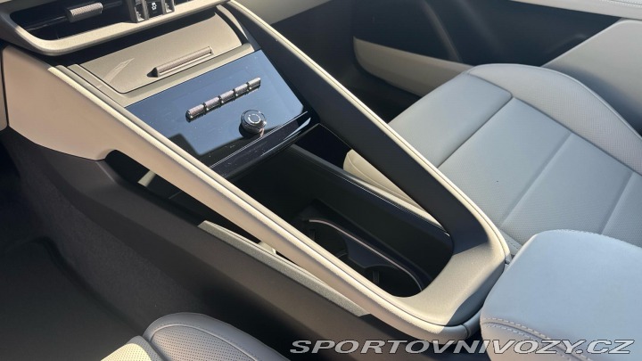 Porsche Macan 4S Electric 2025