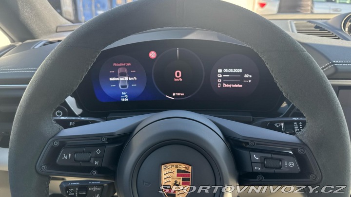 Porsche Macan 4S Electric 2025