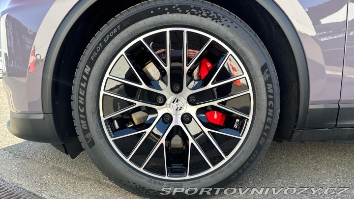 Porsche Macan 4S Electric 2025