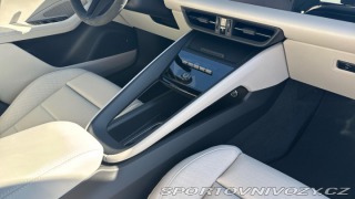 Porsche Macan 4S Electric 2025