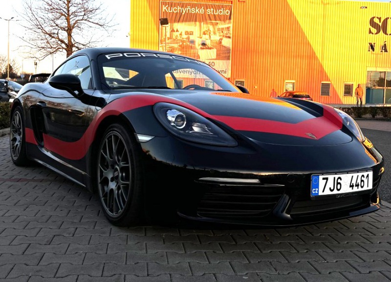 Porsche 718 Cayman