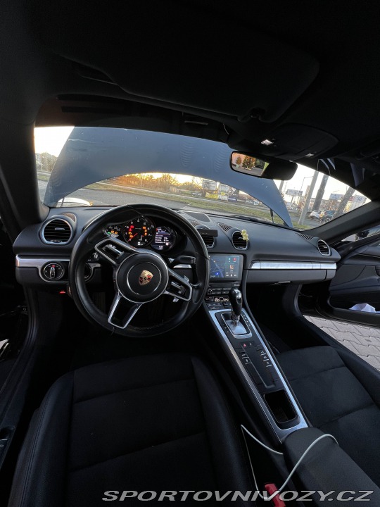 Porsche 718 Cayman 2021