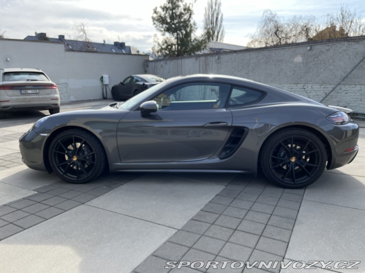 Porsche Cayman 718 2022