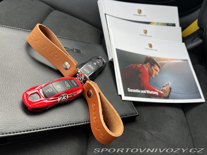 Porsche Cayman 718 2022