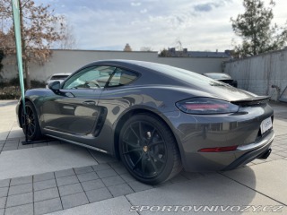 Porsche Cayman 718 2022