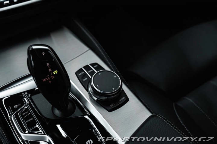BMW 5 545e xDrive, Luxury Line, 2022