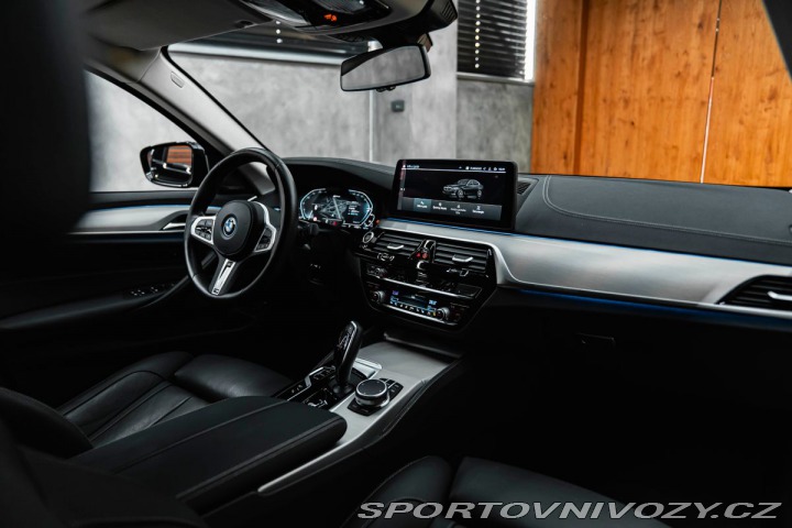 BMW 5 545e xDrive, Luxury Line, 2022