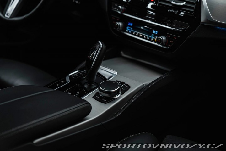 BMW 5 545e xDrive, Luxury Line, 2022