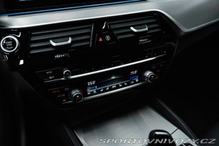 BMW 5 545e xDrive, Luxury Line, 2022