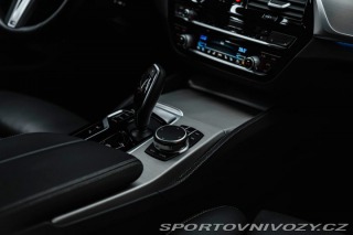 BMW 5 545e xDrive, Luxury Line, 2022