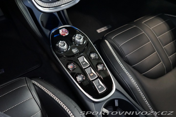 McLaren GT S Lift B&W LED Techlu 2025