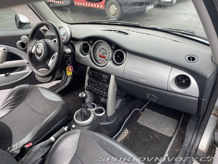 Mini Cooper COOPER 1.6i 85 KW 2003