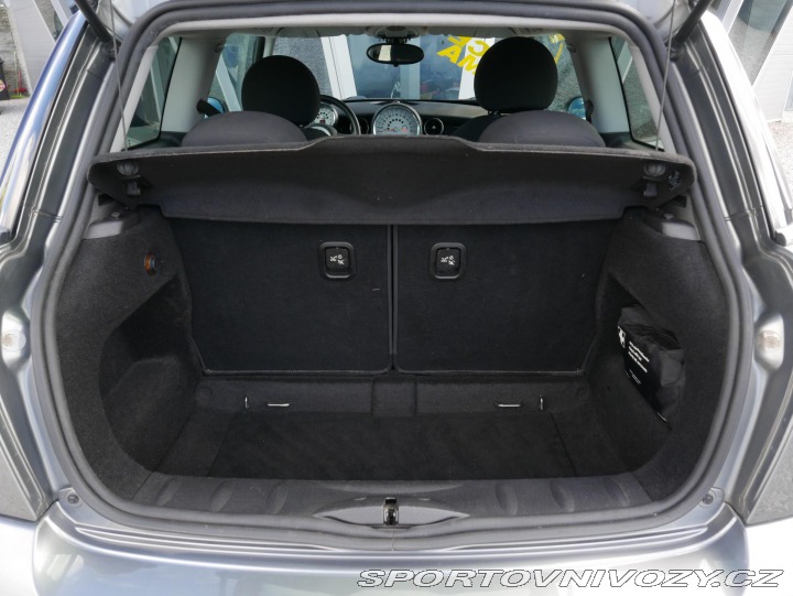 Mini Cooper 1,6i 90kW Klima REZERVACE 2010