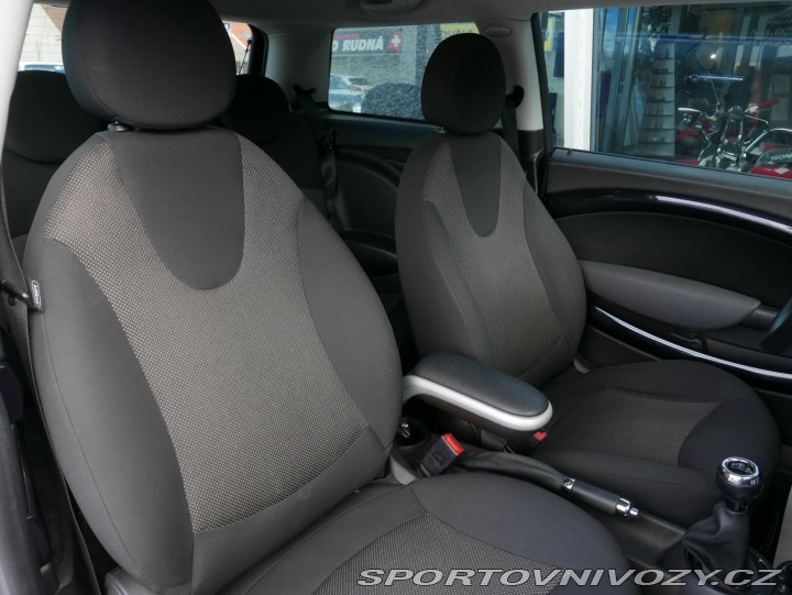 Mini Cooper 1,6i 90kW Klima REZERVACE 2010