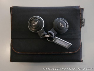 Mini Cooper 1,6i 90kW Klima REZERVACE 2010