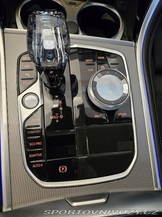 BMW 8 M 850 i 530k,Čr,laserH/K 2021