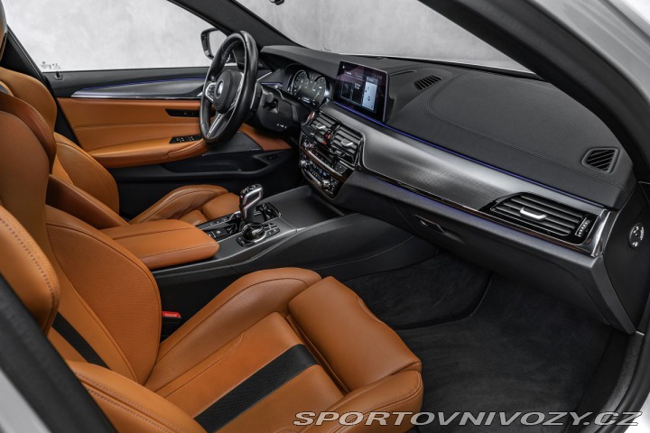 BMW M5 4.4 AT 2019