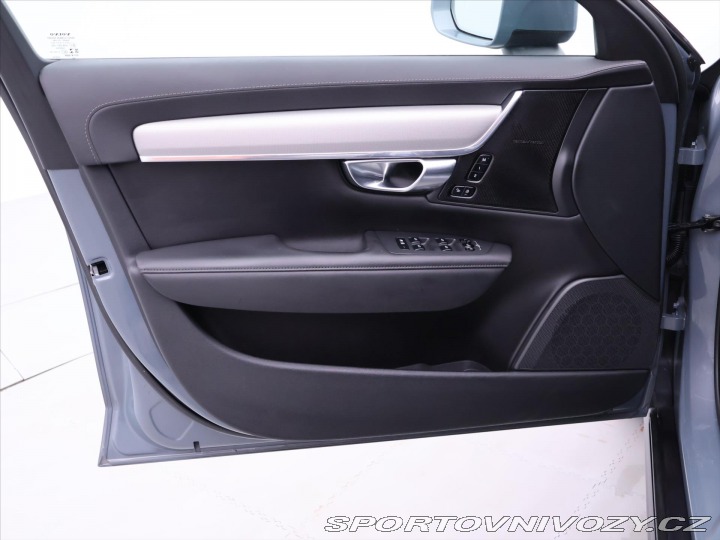 Volvo V90 2,0 B5 173kW AWD CZ 1.maj 2022