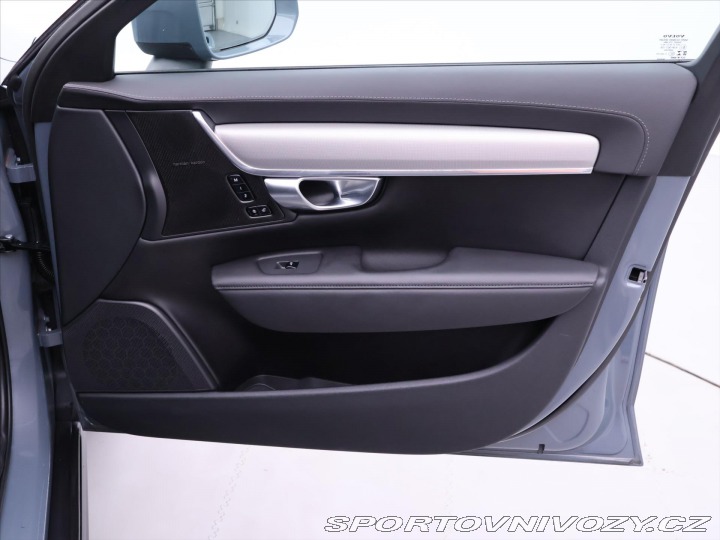 Volvo V90 2,0 B5 173kW AWD CZ 1.maj 2022