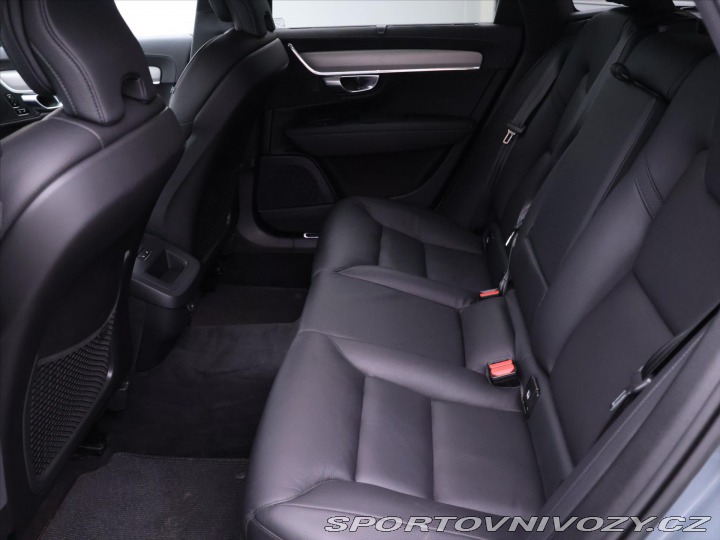 Volvo V90 2,0 B5 173kW AWD CZ 1.maj 2022