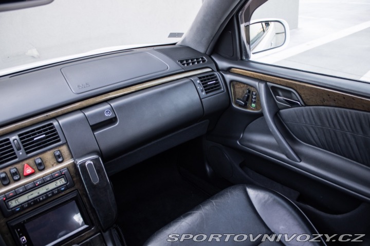 Mercedes-Benz E Kombi 430 Avantgarde A/T 2001