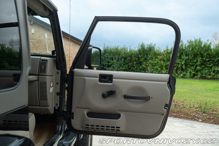 Ostatní značky Ostatní modely Jeep WRANGLER SAHARA 4.0 2003