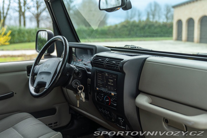 Ostatní značky Ostatní modely Jeep WRANGLER SAHARA 4.0 2003