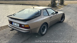 Porsche 944 1983