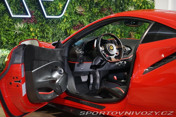 Ferrari 488 Pista Lift Carbon Navi Zá 2020