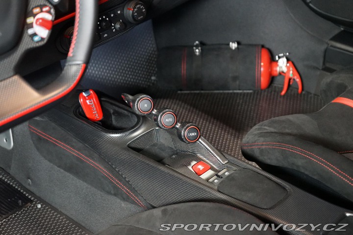 Ferrari 488 Pista Lift Carbon Navi Zá 2020