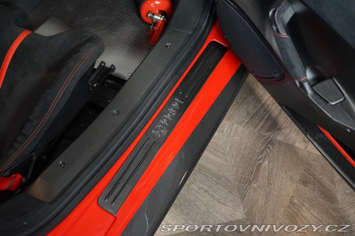 Ferrari 488 Pista Lift Carbon Navi Zá 2020