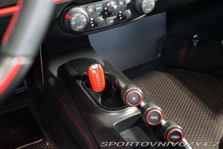 Ferrari 488 Pista Lift Carbon Navi Zá 2020