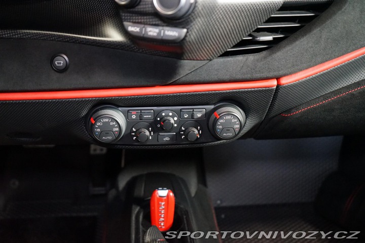 Ferrari 488 Pista Lift Carbon Navi Zá 2020