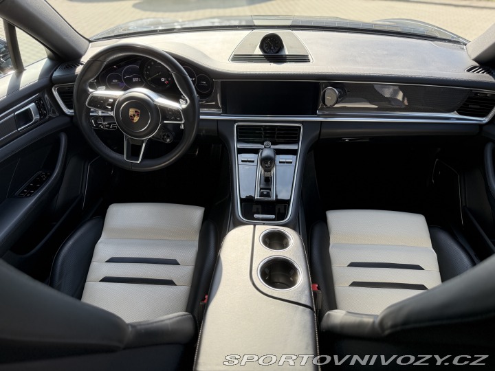 Porsche Panamera 4 E-Hybrid 2020