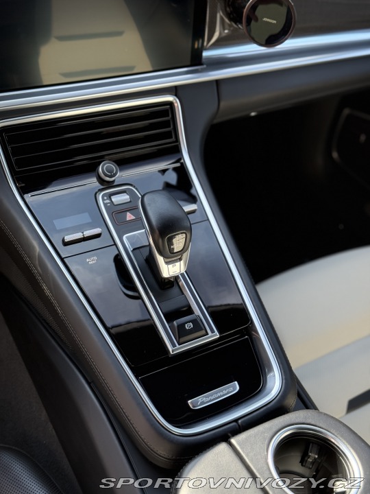 Porsche Panamera 4 E-Hybrid 2020