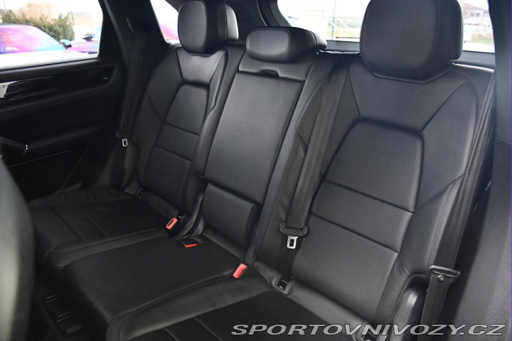 Porsche Cayenne S 324KW ZÁRUKA DO 9/2027 2019