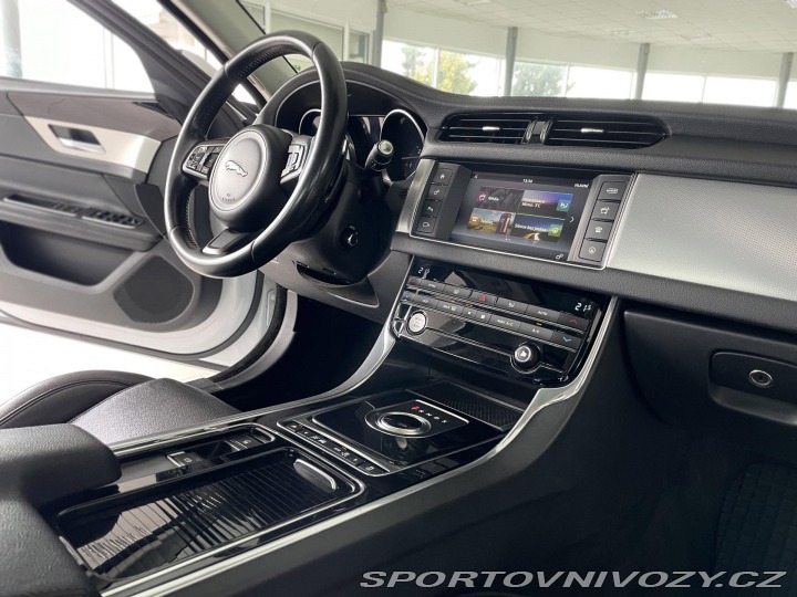 Jaguar XF 30d 221kW*KeyLess*FullLED 2015