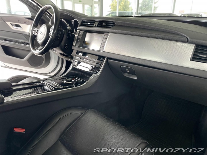 Jaguar XF 30d 221kW*KeyLess*FullLED 2015