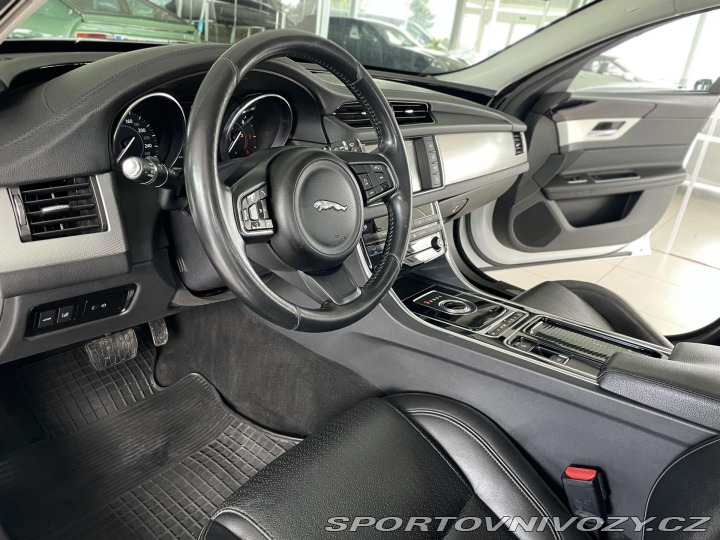 Jaguar XF 30d 221kW*KeyLess*FullLED 2015